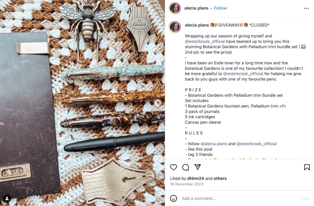 Alecia Plans Christmas Giveaway